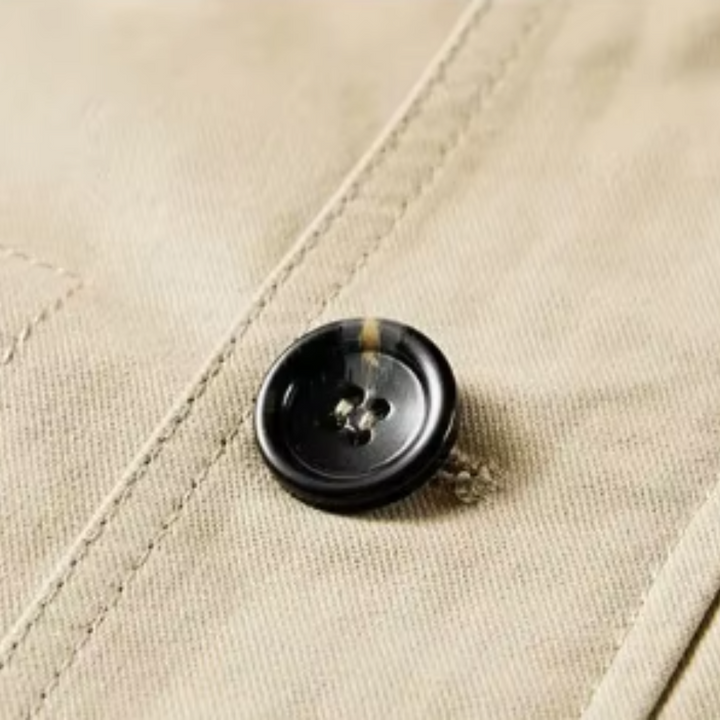 Elegant jacket with multiple pockets