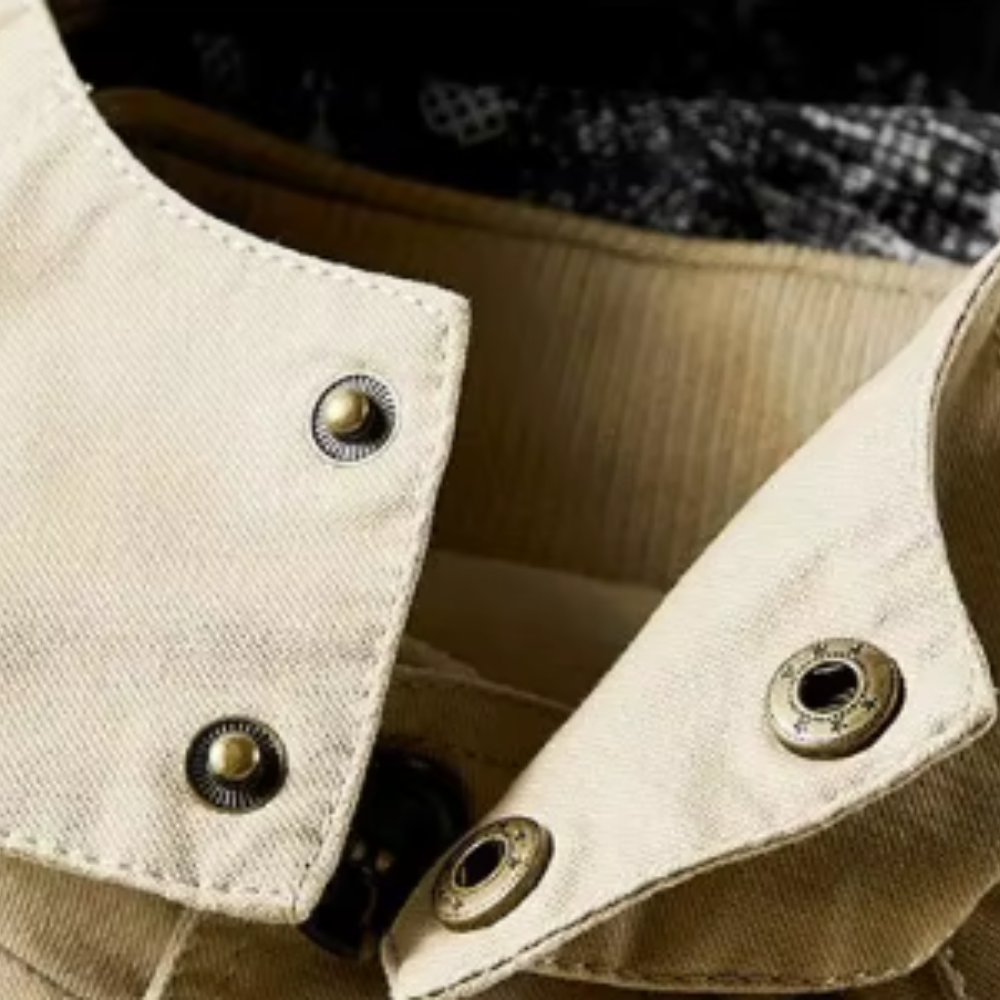 Elegant jacket with multiple pockets