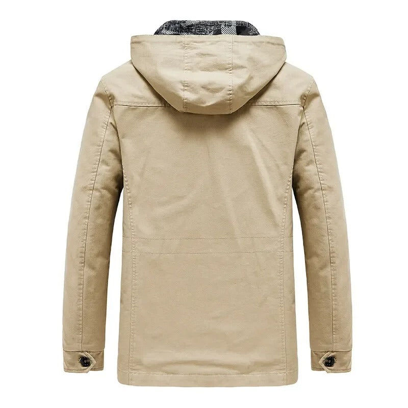 Elegant jacket with multiple pockets